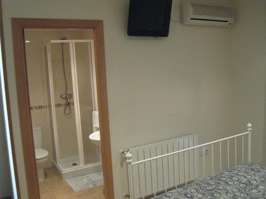 Hostal Alfajarin El Burgo de Ebro Room photo