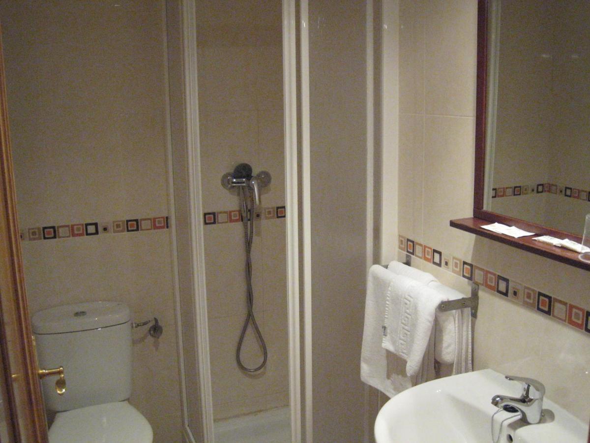 Hostal Alfajarin El Burgo de Ebro Room photo