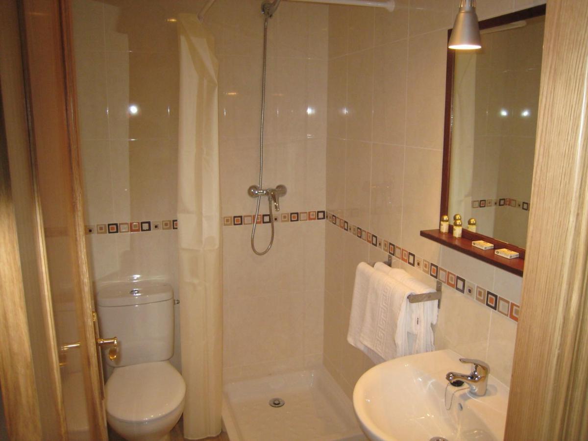 Hostal Alfajarin El Burgo de Ebro Room photo